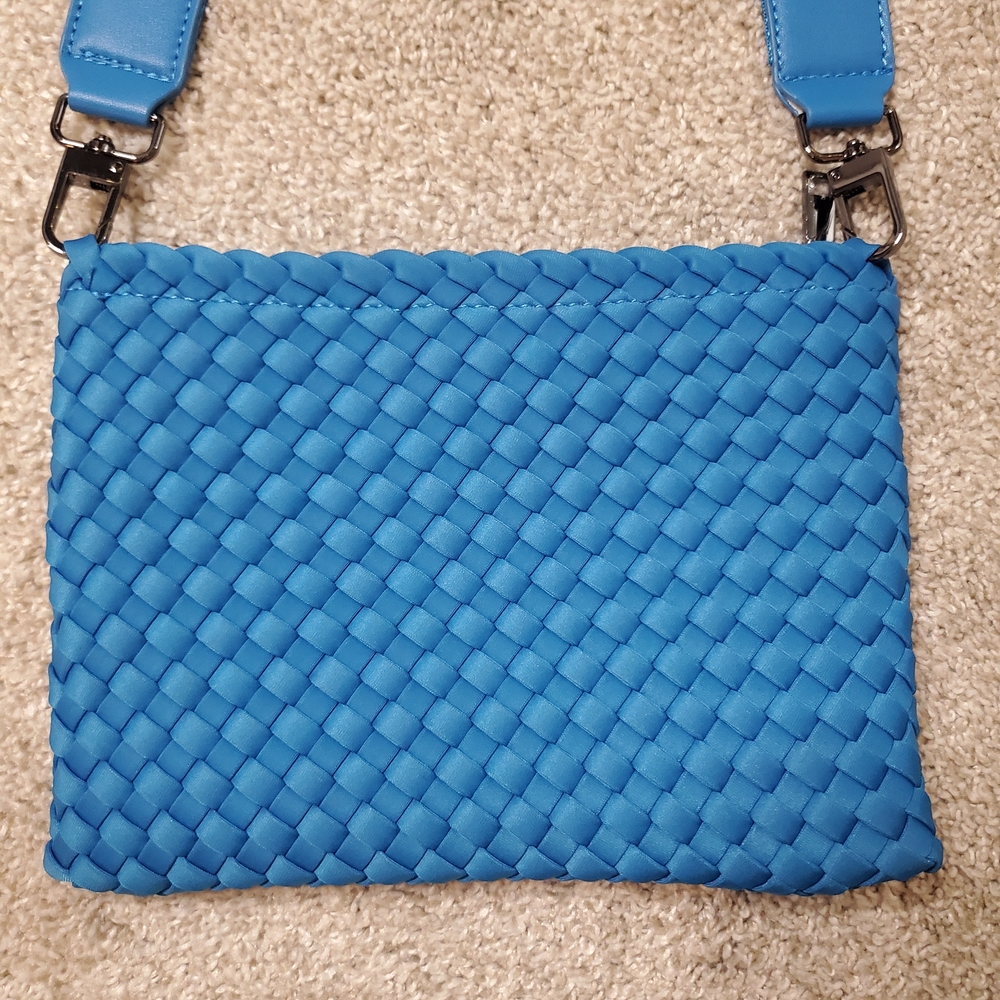 Sol and Selene Blue Woven Neoprene Crossbody Bag NWOT Cobalt Travel - Picture 2 of 11